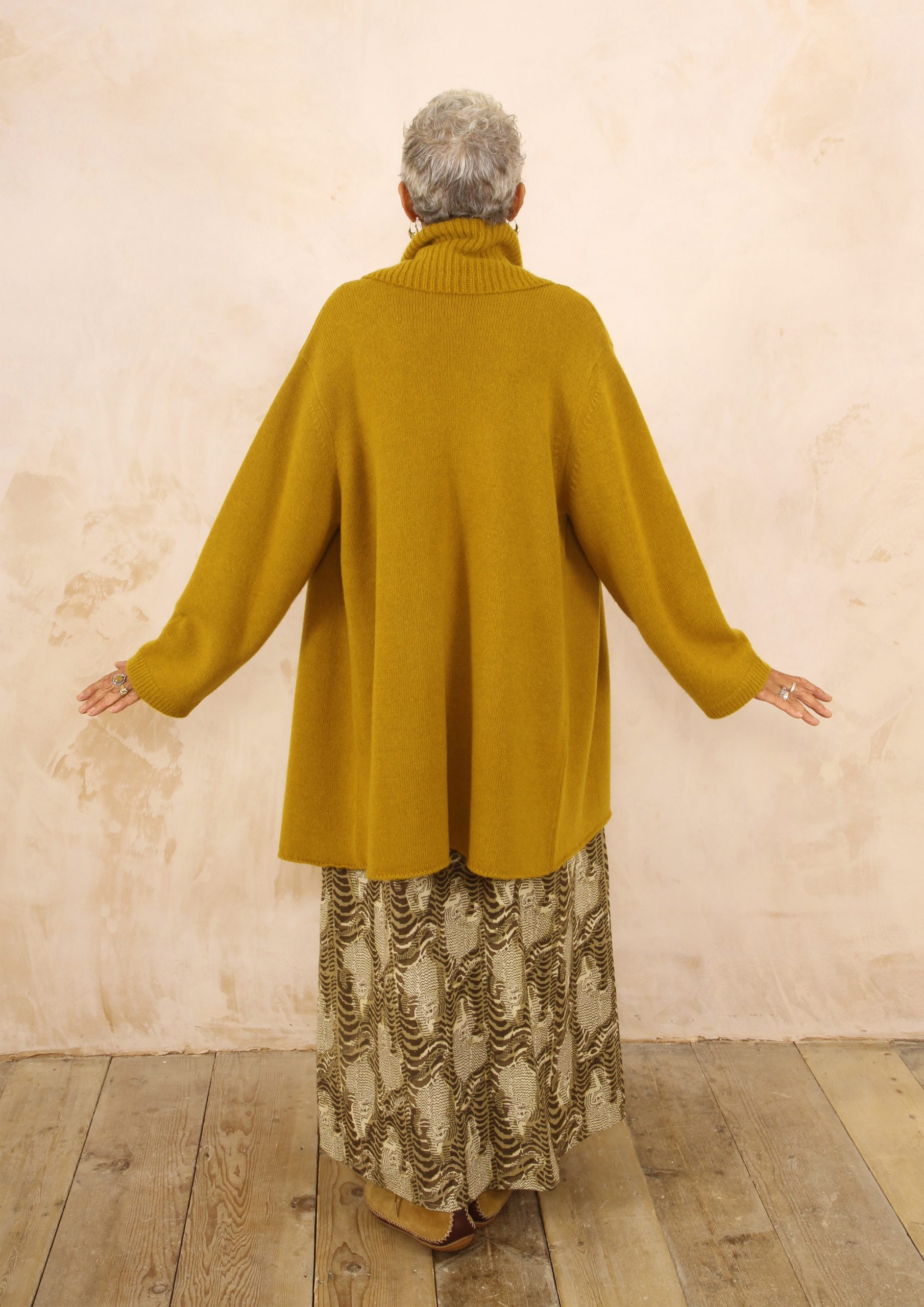 SELKIE OVERSIZED CARDIGAN PURE LAMBSWOOL PREORDER - Image 11