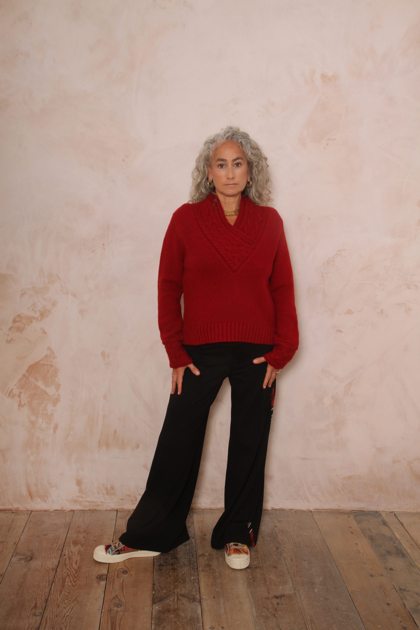 CHUNKY CABLE KNIT V NECK JUMPER PURE LAMBSWOOL PREORDER - Image 5