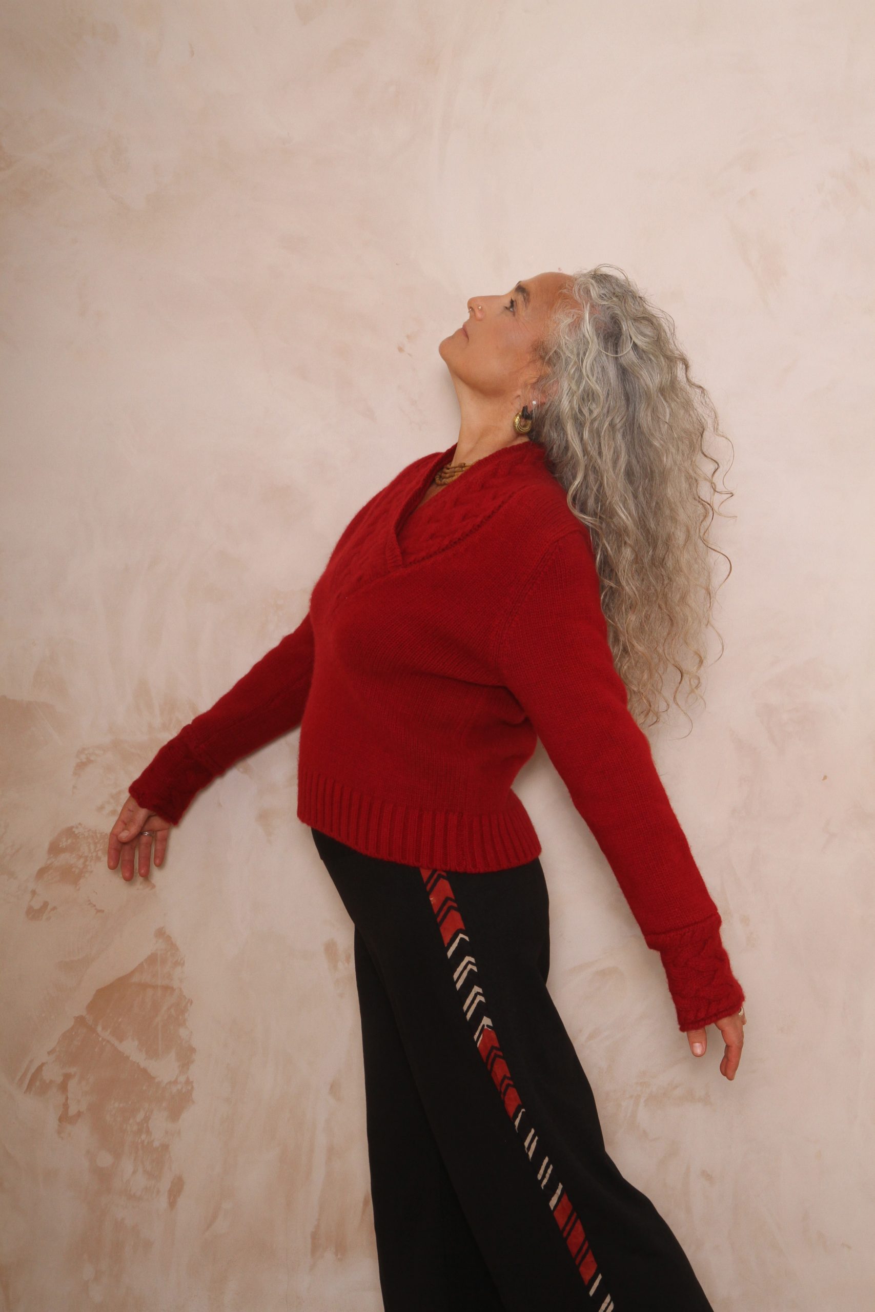 CHUNKY CABLE KNIT V NECK JUMPER PURE LAMBSWOOL PREORDER - Image 6