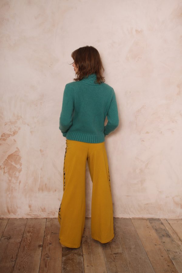 CHUNKY CABLE KNIT V NECK JUMPER PURE LAMBSWOOL PREORDER - Image 6