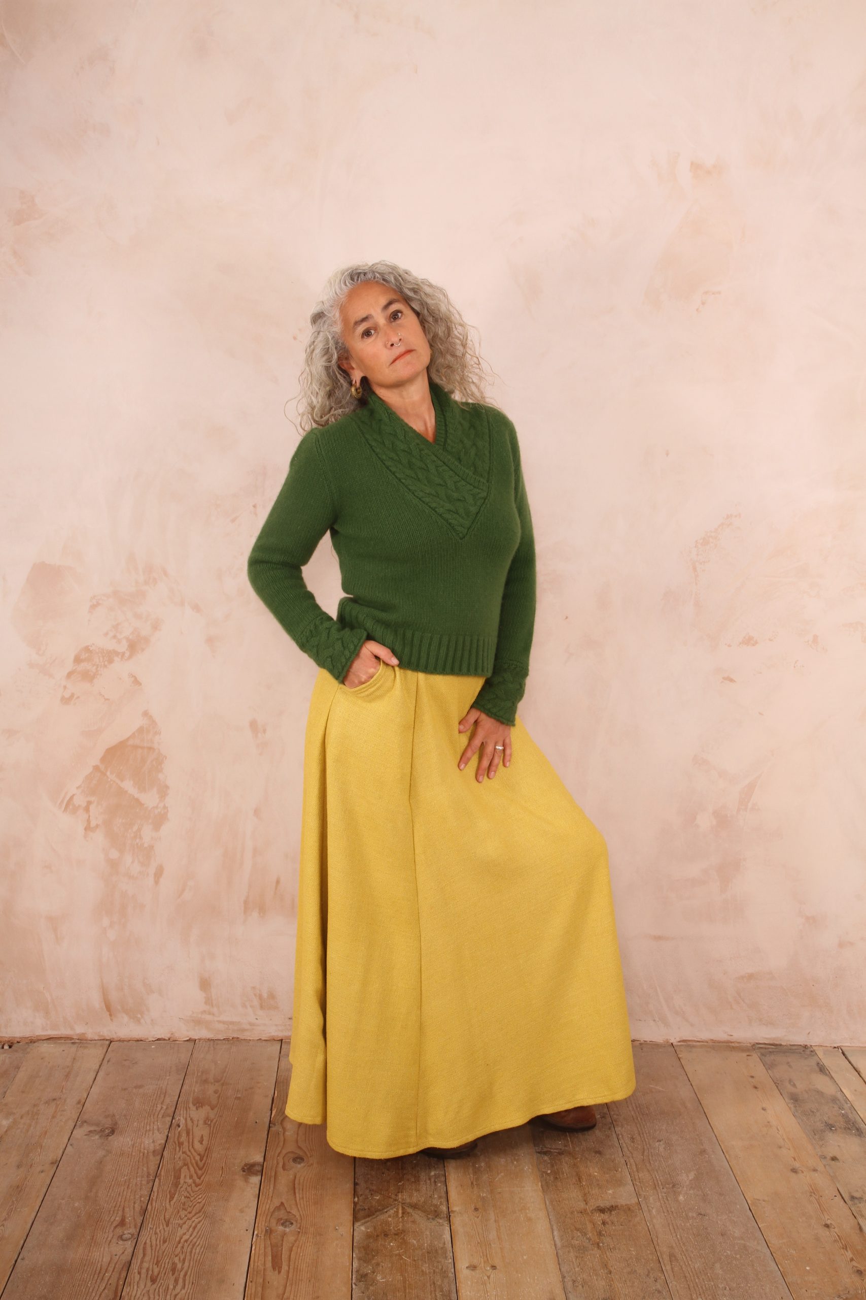 CHUNKY CABLE KNIT V NECK JUMPER PURE LAMBSWOOL PREORDER - Image 12
