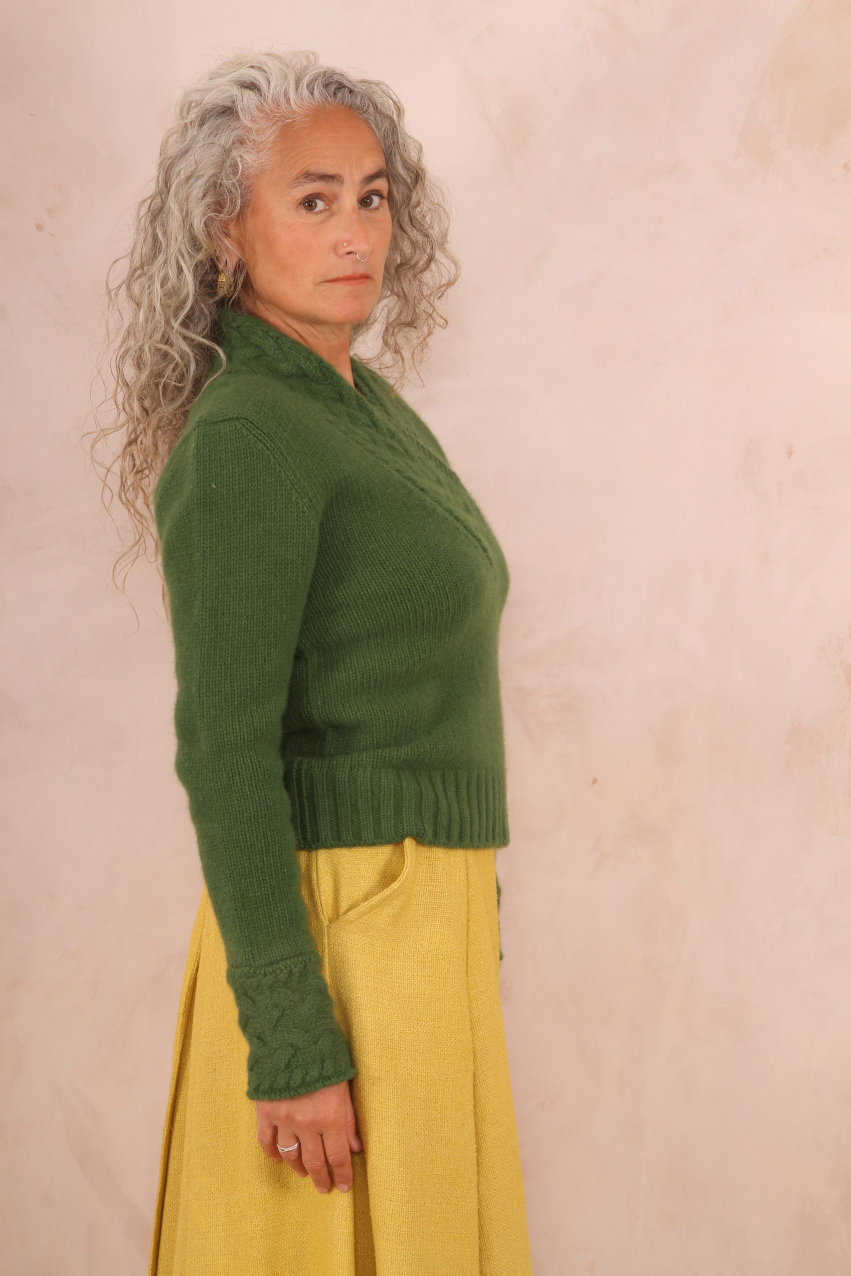 CHUNKY CABLE KNIT V NECK JUMPER PURE LAMBSWOOL PREORDER - Image 11