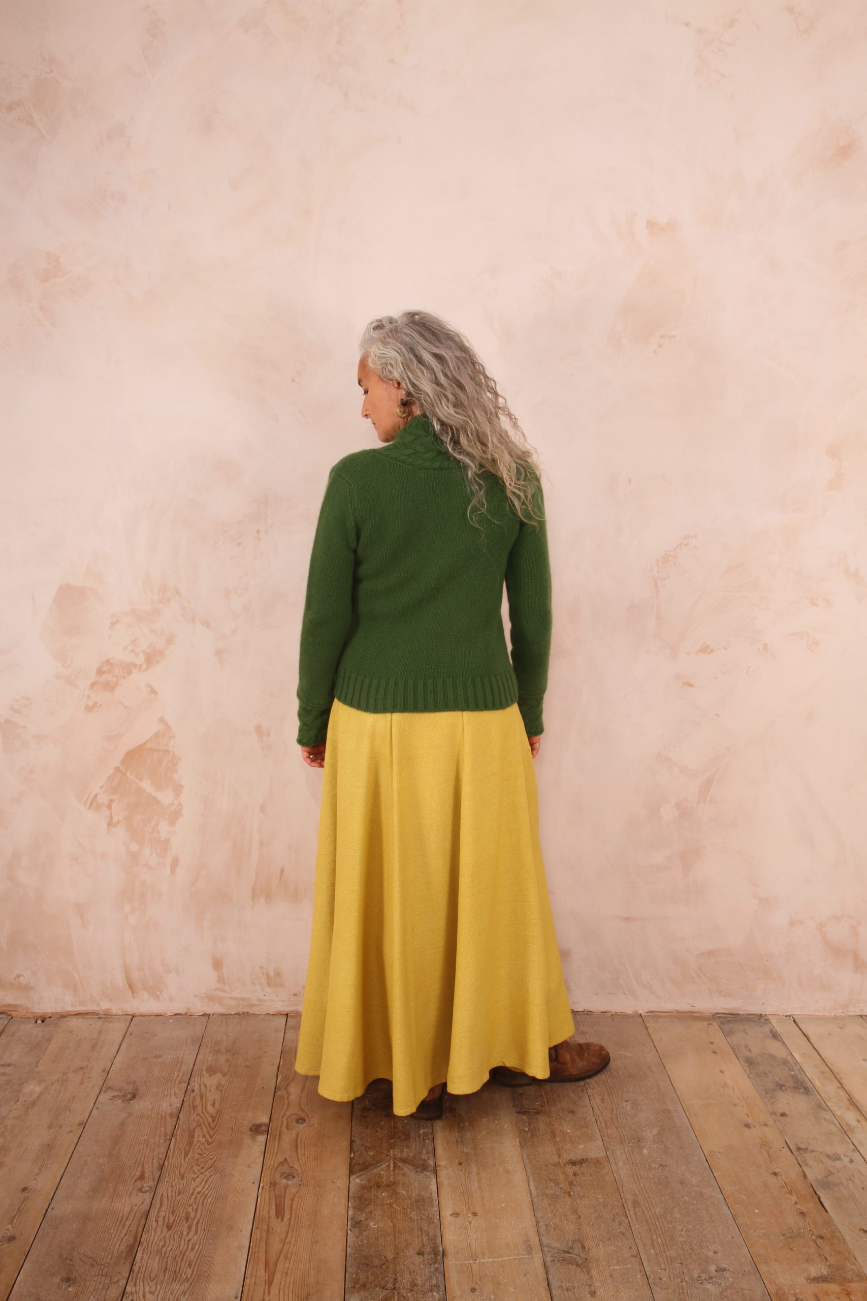 CHUNKY CABLE KNIT V NECK JUMPER PURE LAMBSWOOL PREORDER - Image 17