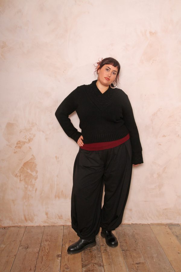 CHUNKY CABLE KNIT V NECK JUMPER PURE LAMBSWOOL PREORDER - Image 4