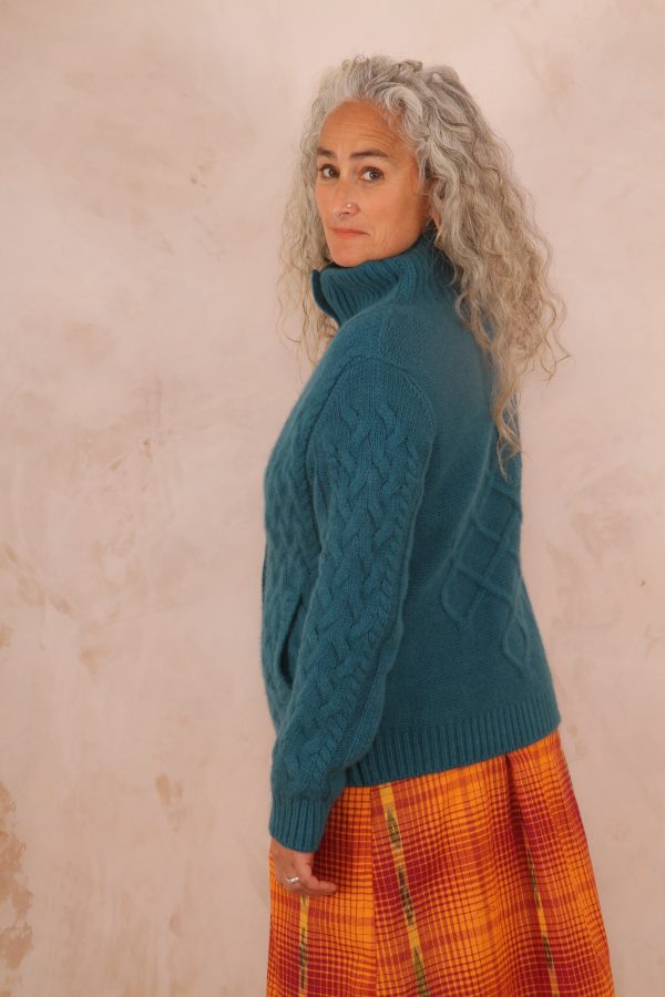 ENDLESS KNOT CABLE KNIT BOMBER CARDIGAN PURE LAMBSWOOL PREORDER - Image 6