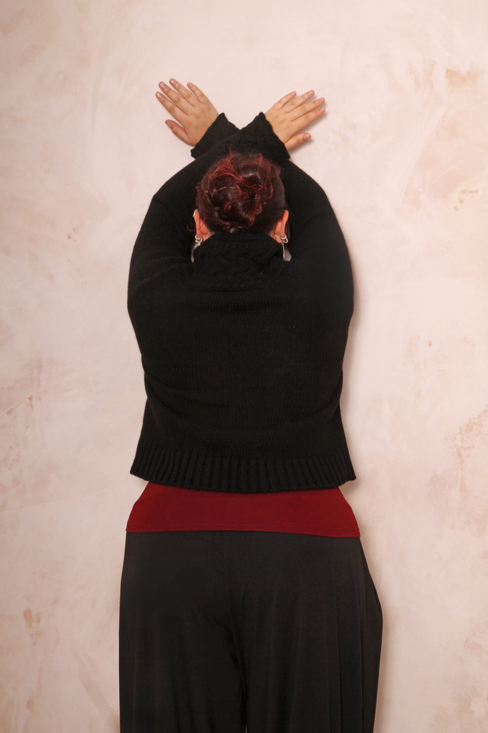 CHUNKY CABLE KNIT V NECK JUMPER PURE LAMBSWOOL PREORDER - Image 8
