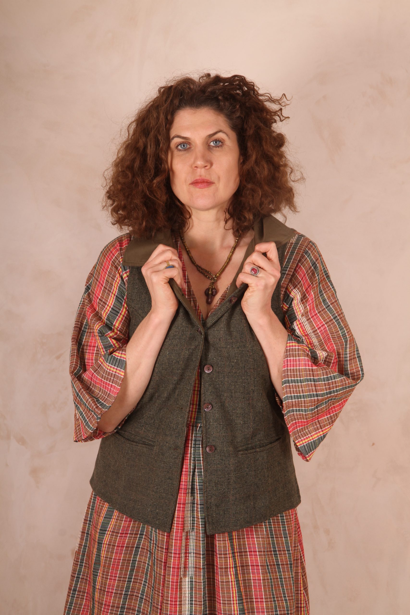 Classic Tailored Haruka Wool Waistcoat Chilli pepper Green Tweed - Image 2